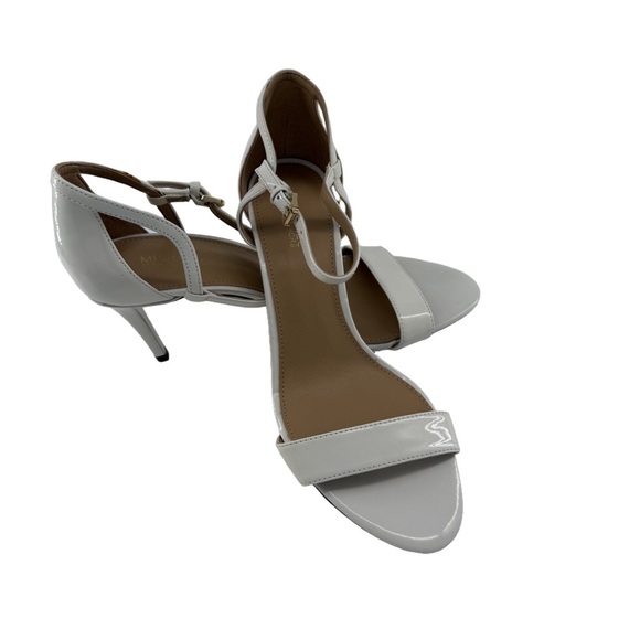 Michael Kors Womens White Strappy Sandals Patent Leather Ankle Strap Kitten Heel - Picture 1 of 13
